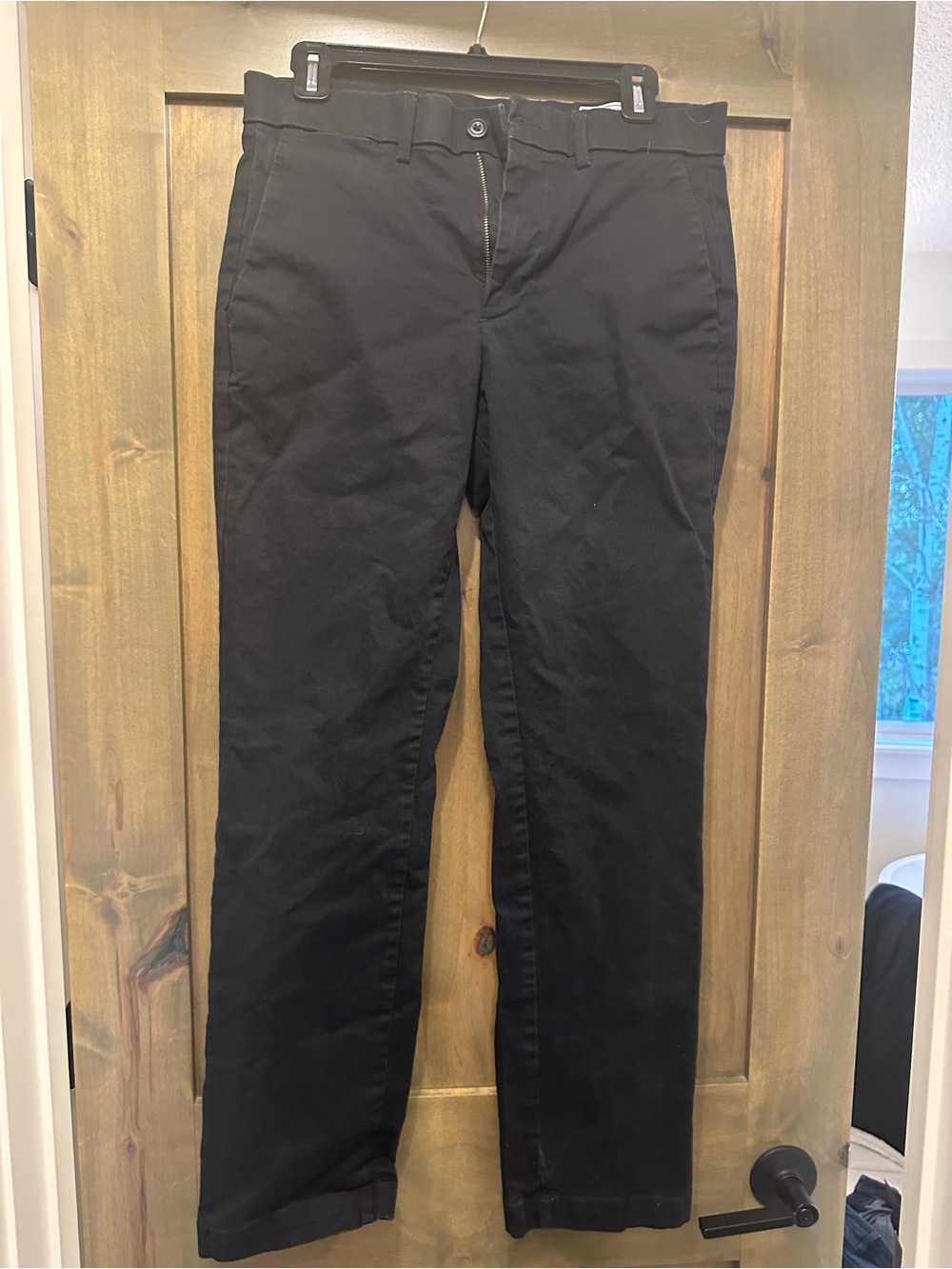 GAP Men's Black Straight-Leg Chino Pants 29x32